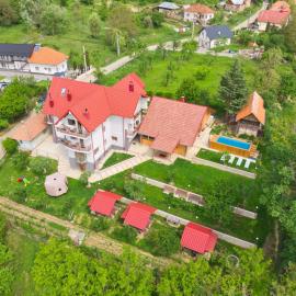 Perla Argesului - cazare hotel - piscina - ciubar - Transfăgarasan - Curtea de Arges