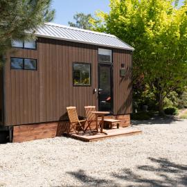 Tiny Away Benger Garden 1 by Tiny Away, hotel i Millers Flat