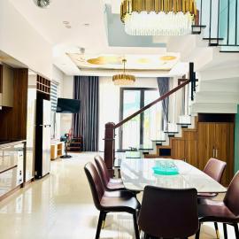 Sunrise Homestay, хотел в Дананг