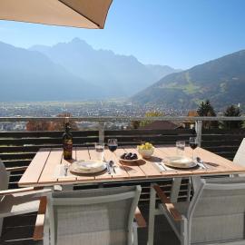 Sun Apartments - with Dolomiten Panorama, hotel v destinaci Lienz