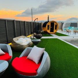 Luxury Hills 1500ｍ2超絶景パティオ サウナ BBQ 駐車場4台 プール ペット 空港そば, מלון בפוקואוקה