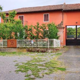VILLA SAMUELA, hótel í Neive