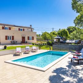Villa Fuma up to 6 persons with private pool & sea view in Central Istria