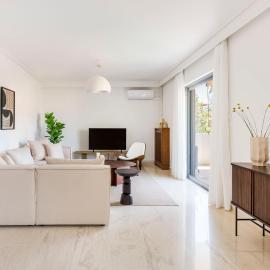 Suburban 3BR Apartment in Marousi