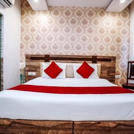 HOTEL Le GRAND, khách sạn ở Jāmb