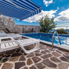 Poolhouse Wowox, hotel en Grižane