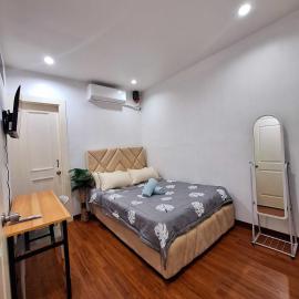 A2 2-Bedrooms Apartment 2 Queen Size Beds Transient House near Abreeza Mall, USEP Obrero, Victoria Plaza, SM Lanang and SPMC, hotel in Davao City