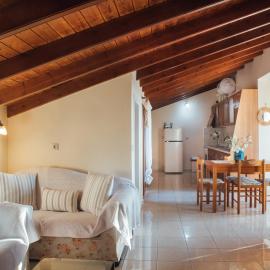 Tsirigotis hous