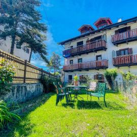 Appartamento Ortigara 16 - Affitti Brevi Italia, Hotel in Oulx