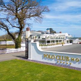 Polo Club - Hotel, hotel u gradu Ufton