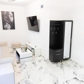 Apartment with jacuzzi and sauna