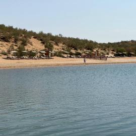 LAKE AYDARKUL Yurt Camp AND RESORT, hotelli kohteessa Elʼtay