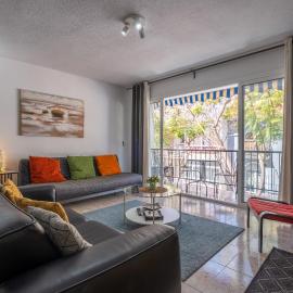 Seaside 3 bedroom Condo 50m beach in Costa del Sol, hotel u gradu Fuenhirola