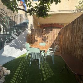 Les Loriots, hotel em Laredorte