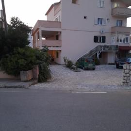 Rooms and Apartments Lidija