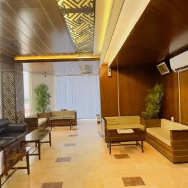 Royal Living Hotel & Suites