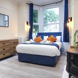 Morecambe Bay Signature Suites - Twin Bright & Sleek Coastal Apartments Perfect for Bay Sunsets or Coastal Walk - Hosted by Parydise Properties - Designed for Business & Leisure Stays