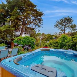 La Jolla Historic Gem, Hot Tub, Game Room, Garden Oasis with Firepit & Courtyard Dining