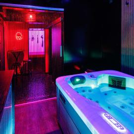 Nuit Sauvage - Love Room pour Fantasmes Réalisés, hotell i Thiers-sur-Thève