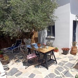 Anissa Tiny Garden Loft, hôtel à Anissaras