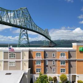 Holiday Inn Express Hotel & Suites Astoria by IHG, ξενοδοχείο στην Αστόρια