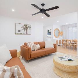 Sienna Cove - Elegant Retreat near Merewether Beach, Hotel in Adamstown
