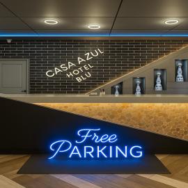 Casa Azul Hotel Blu-UBS Arena، فندق في كوينز