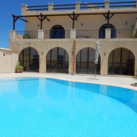 Tas-Suplu Farmhouse, hotel in San Lawrenz