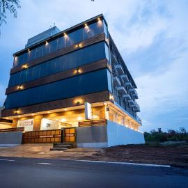 Cross Roads Inn, hotel em Coimbatore