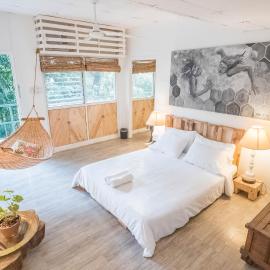 FOREST Nest with Self-Service Breakfast - Birds, Monkeys, Pet Friendly with a Fee
