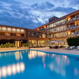 Sky Blue Hotel & Spa、プロイェシュティのホテル