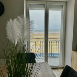 La Tourelle - Balcon vue mer et terrasse plein sud, hotel in Saint-Aubin-sur-Mer