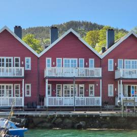 Beautiful Apartment In Auklandshamn With Wifi, hotel v mestu Vestvik