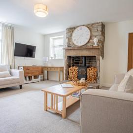 Warm Cottage Stay In Lindley - Long Term, Hotel in Lindley