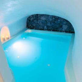 Argy's Luxury Caves