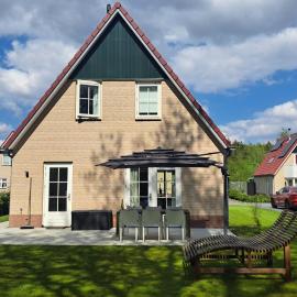 Wellness villa Appelscha bij Drents-Friese Wold met sauna & whirlpool - VP048 – hotel w mieście Hoogersmilde