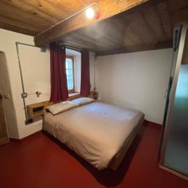Riverside Rooms Emma For young and wild spirits, hotel em Pontboset
