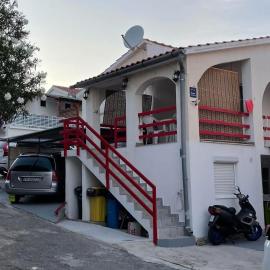 Apartments Matas, hotel in Rogoznica