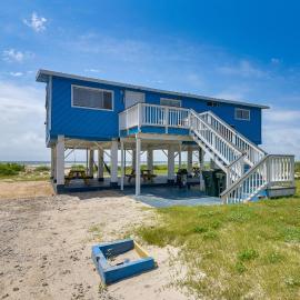 Group Retreat on Terramar Beach w/ BBQ-Ready Patio