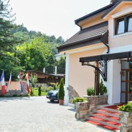 Villa Vodno – hotel w mieście Skopje