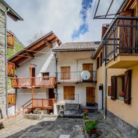 Casa Vacanze con Vista sulla Valle Soana, hotel a Valprato Soana