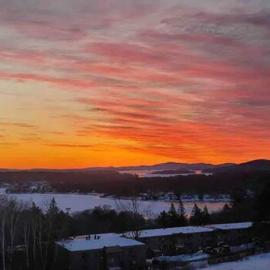 Lakeview Winni Condo with Kitchenette Weirs Beach, hotel in Laconia