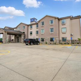Cobblestone Hotel & Suites - Russells Point at Indian Lake, hotel di Russells Point