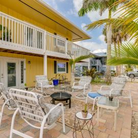 Walk to Beach: Fort Meyers Home w/ Patio!, hotel in Fort Myers Beach
