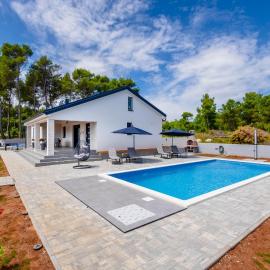 NEW! Holiday Home in Vir with private pool - TA Leut Agency