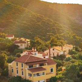 Guest House Donatela, hotel in Valun