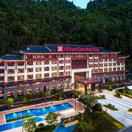 Hilton Garden Inn Zhangjiajie Wulingyuan, hótel í Zhangjiajie