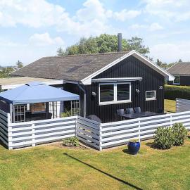 8 person holiday home in Otterup, hotel en Otterup