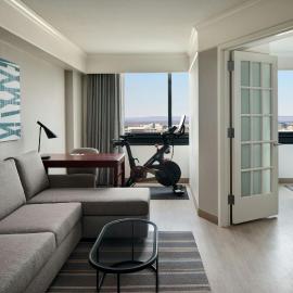 Viesnīca Washington Dulles Marriott Suites pilsētā Herndona