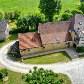 Charmant gîte au cœur du Périgord près de Sarlat - FR-1-616-310, viešbutis mieste Carlux